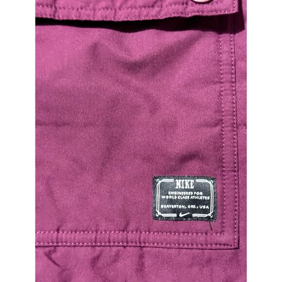 Nike Engineered for World Class Athletes Vest Womens M Maroon Burgundy Puffer - Picture 2 of 5